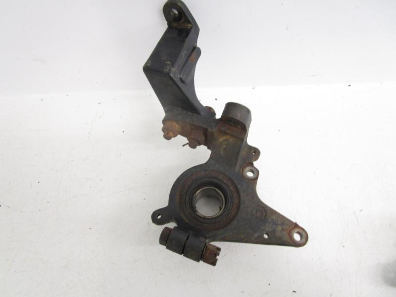 97 Kawasaki KLF 300 Bayou 4x4 Left Steering Knuckle 39186-1098